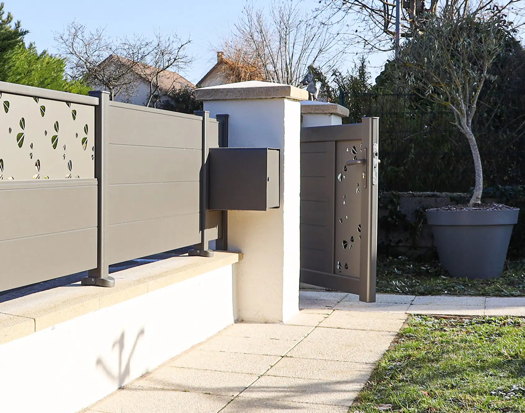 Portillon aluminium Maelwen décor Frez par Kostum